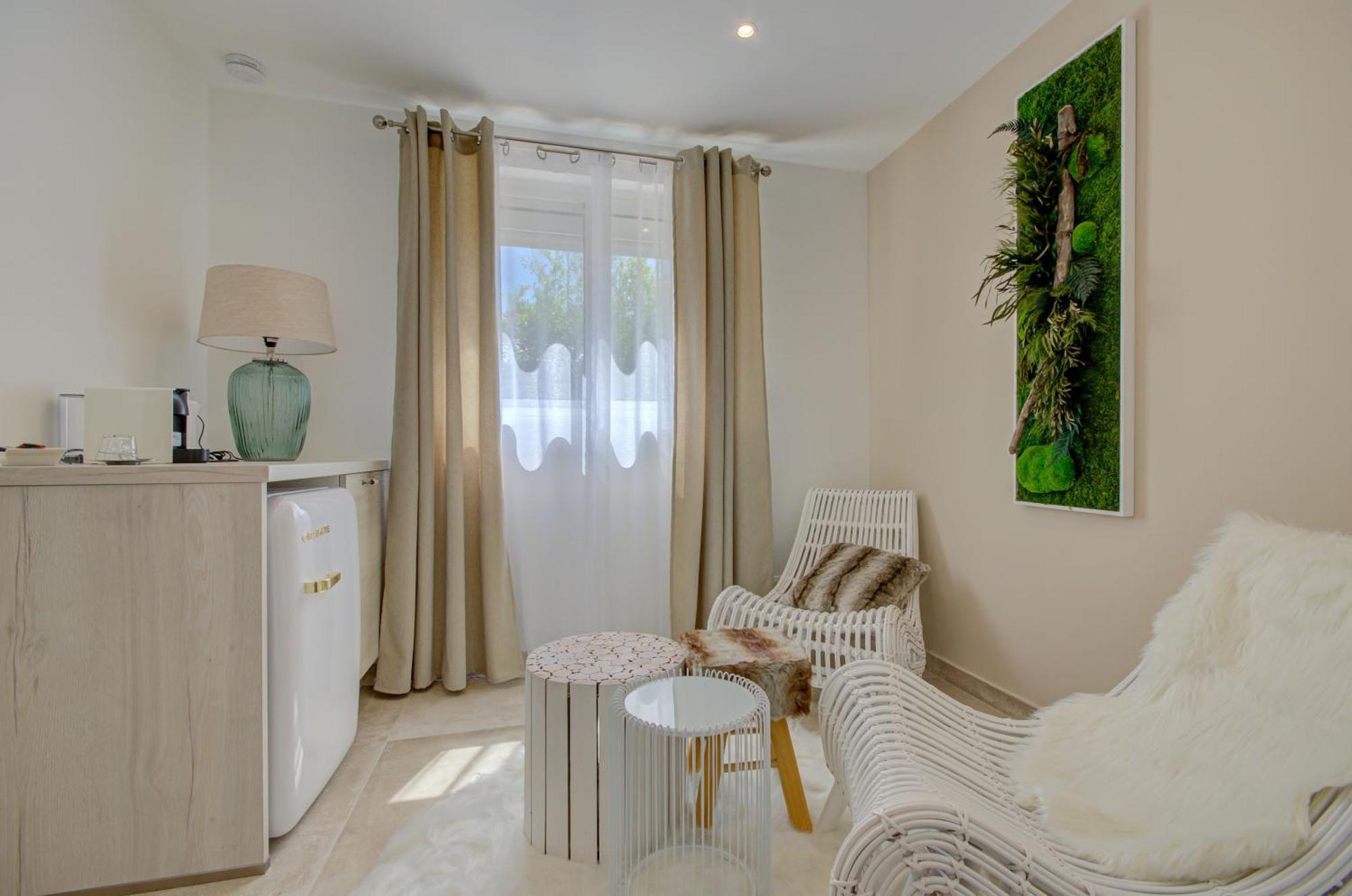 Domaine Le Courti - Adult Only Hotel Le Barcares Ruang foto